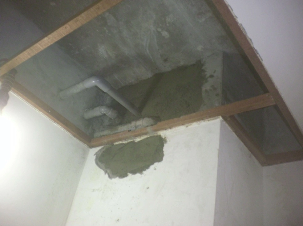 水管管路漏水抓漏施工中